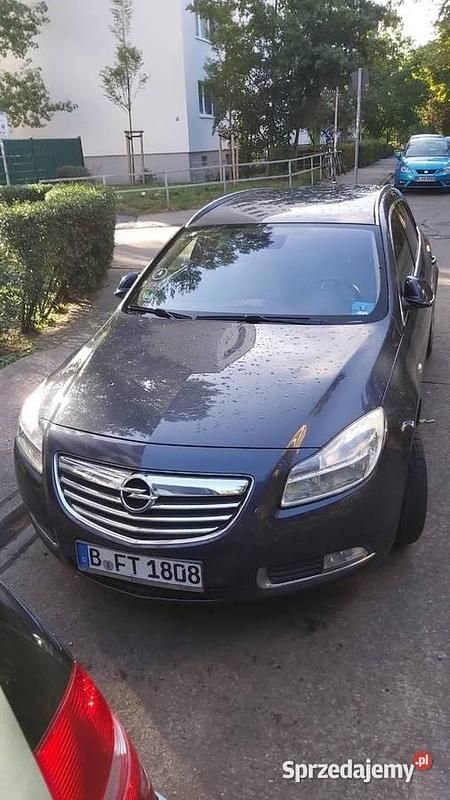 Używany Opel Insignia 130 KM (95 kW) 2011 Grafitowy Kombi