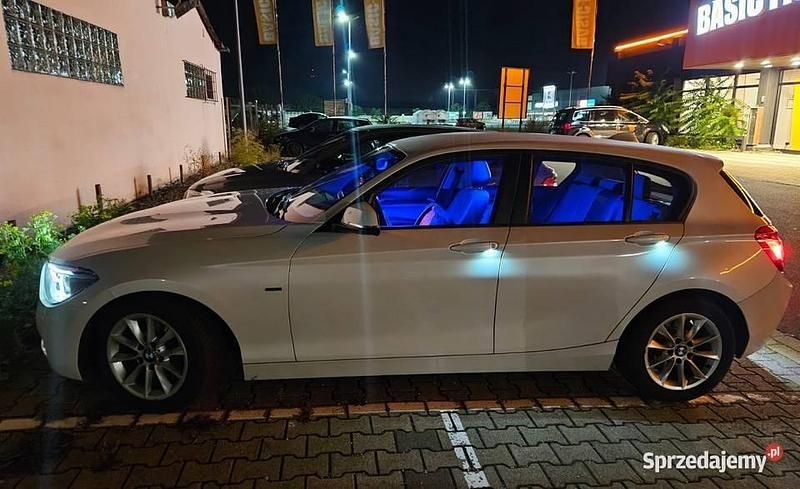 Biały Używany 2013 BMW 116 Hatchback | 26 999 zł (Uczciwa cena) - Obraz 1/4