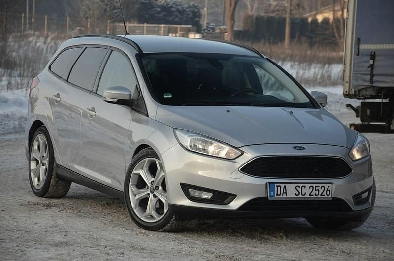 Używany Ford Focus 120 KM (88 kW) 2016 Srebrny Kombi