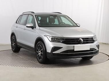 Srebrny Używany 2022 VW Tiguan SUV | 107 999 zł (Uczciwa cena) - Obraz 1/4