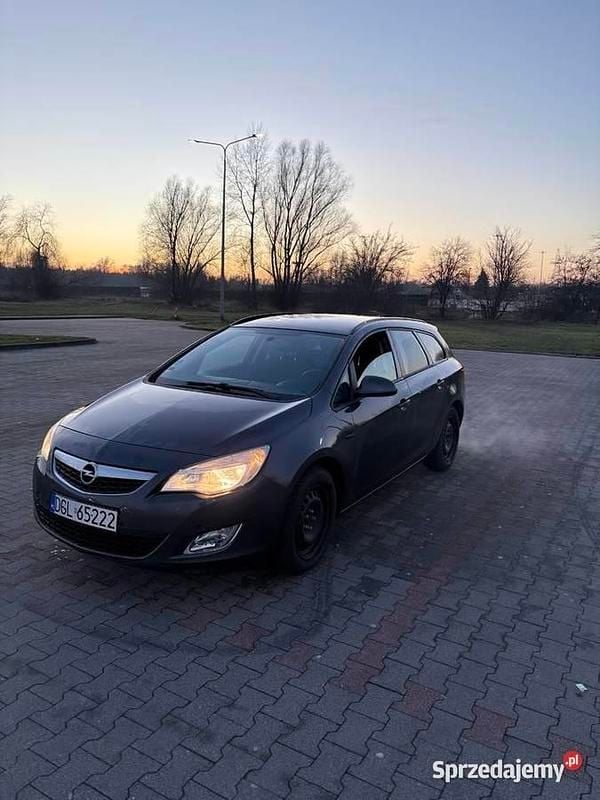 Używany 2011 Opel Astra Kombi | 22 000 zł (Drogi) - Obraz 1/4
