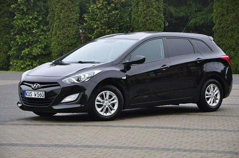 Używany Hyundai i30 90 KM (66 kW) 2012 Czarny (metalik) Kombi