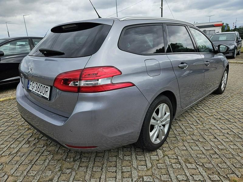 Używany Peugeot 308 SW 110 KM (80 kW) 2019 Szary (metalik) Kombi