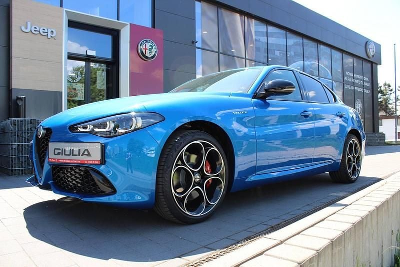 Lakier metalizowany niebieski misano blue Nowe 2025 Alfa Romeo Giulia Veloce Sedan/Limuzyna | 217 900 zł - Obraz 1/4