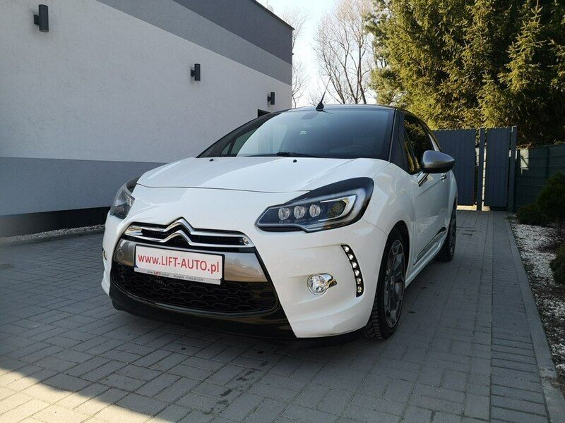 Biały Używany 2013 Citroën DS3 Cabriolet Kabriolet | 26 900 zł - Obraz 1/4