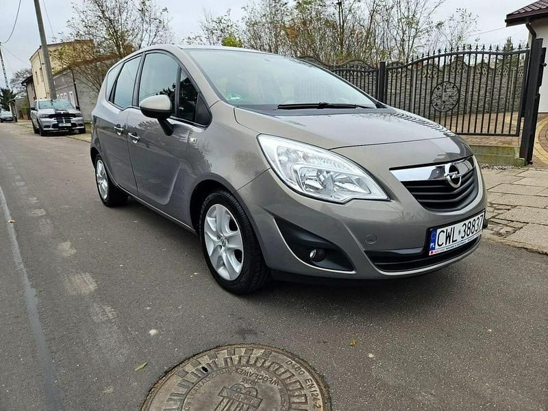 Używany Opel Meriva 100 KM (73 kW) 2011 Szary Minivan