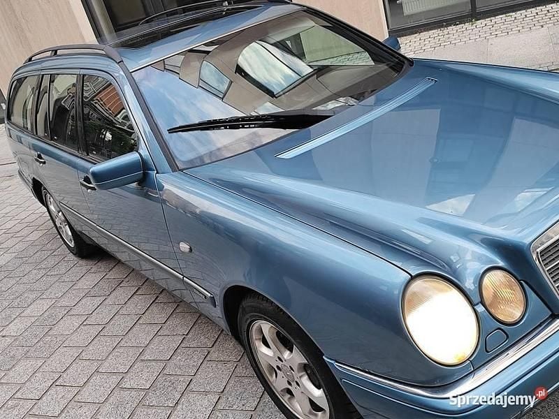 Używany 1996 Mercedes E420 | 8200 zł - Obraz 1/4