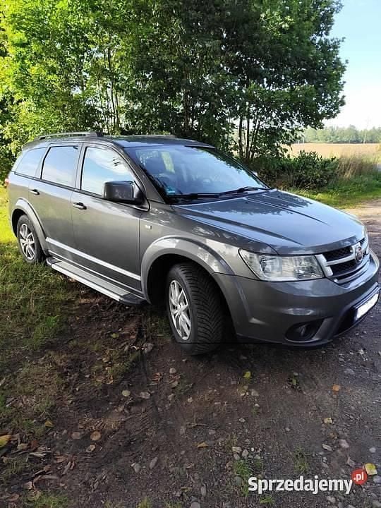 Szary Używany 2013 Fiat Freemont SUV | 33 900 zł (Uczciwa cena) - Obraz 1/4