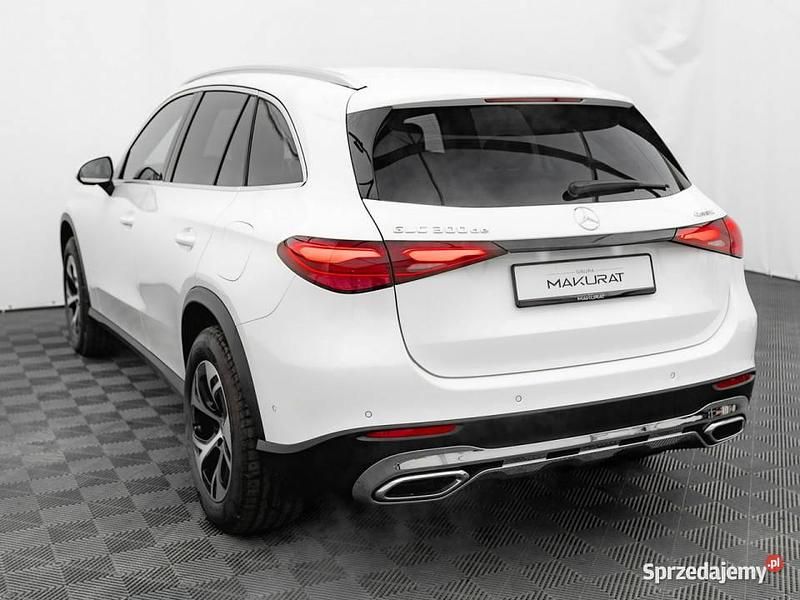 Używany Mercedes GLC300e Avantgarde 2024 Biały SUV
