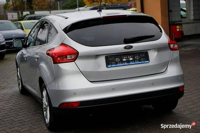 Używany Ford Focus 95 KM (69 kW) 2018 Srebrny Sedan/Limuzyna