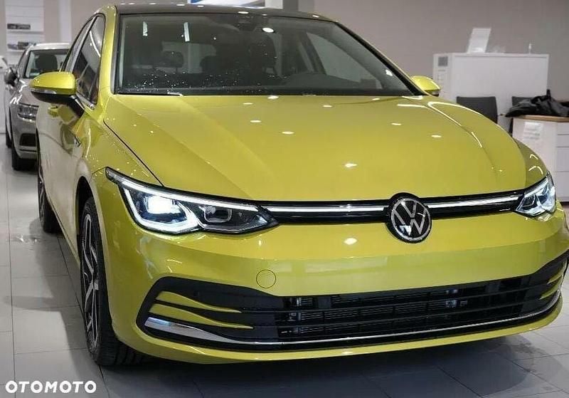 Żółtozłoty Używany 2020 VW Golf VIII Style Hatchback | 76 999 zł (Uczciwa cena) - Obraz 1/4