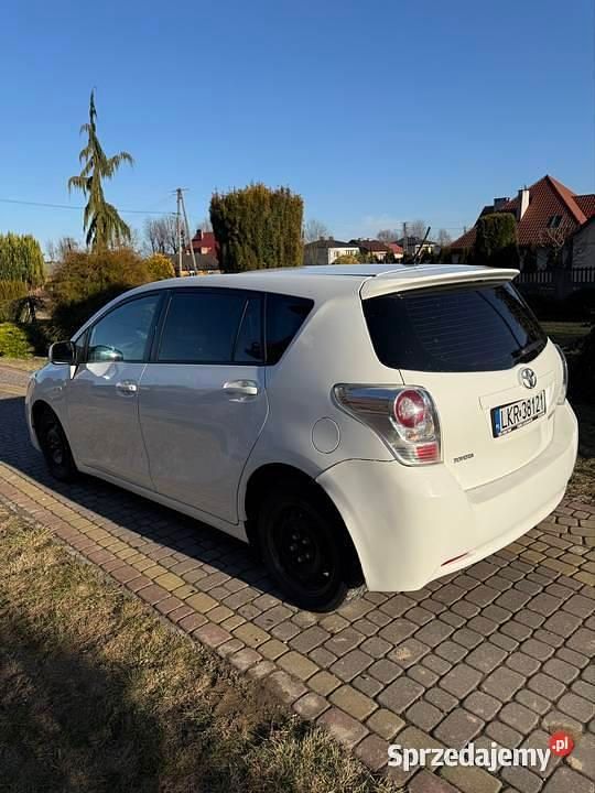 Używany Toyota Verso 2009 Biały Minivan