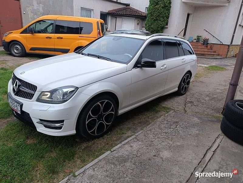 Biały Używany 2011 Mercedes C350 AMG Kombi | 69 500 zł - Obraz 1/4