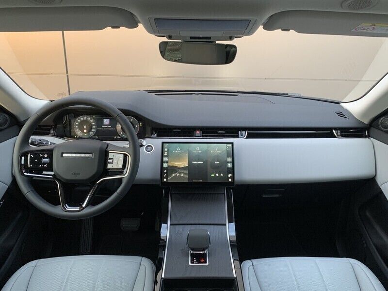 Używany Land Rover Range Rover evoque S 2023 Santorini black SUV