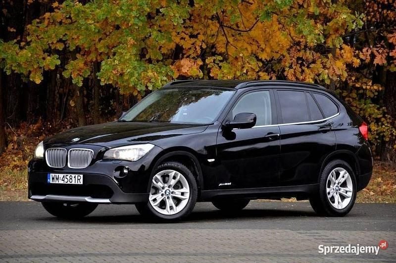 Czarny Używany 2010 BMW X1 SUV | 29 999 zł (Dość drogi) - Obraz 1/4