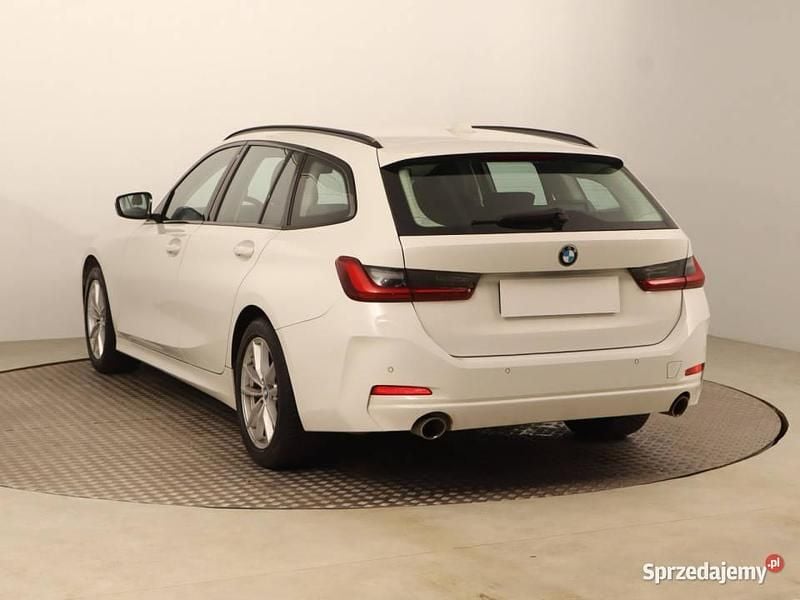 Używany BMW 318 156 KM (114 kW) 2022 Biały Kombi