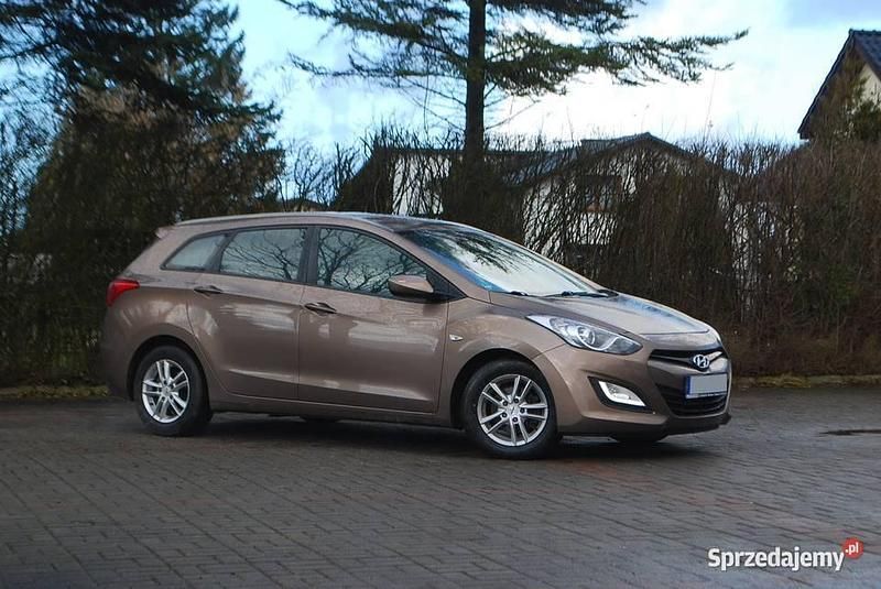 Beżowy (metalik) Używany 2013 Hyundai i30 Kombi | 26 900 zł (Drogi) - Obraz 1/4
