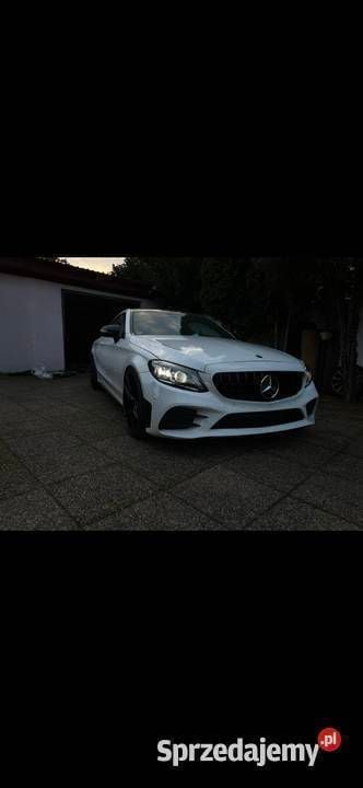 Używany 2020 Mercedes C300 AMG | 165 999 zł - Obraz 1/4
