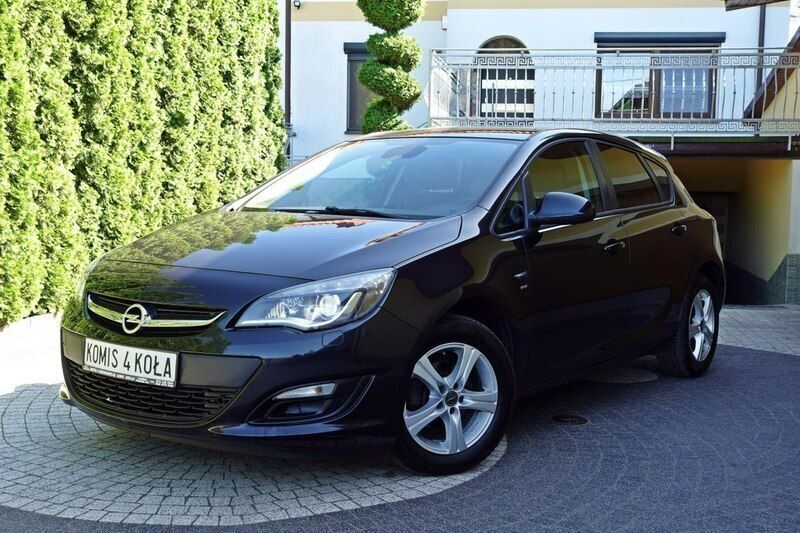 Czarny Używany 2014 Opel Astra Hatchback | 25 900 zł (Super Cena) - Obraz 1/4