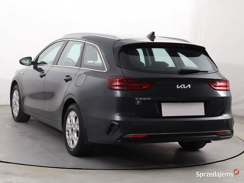 Używany Kia Ceed 2022 Szary Hatchback