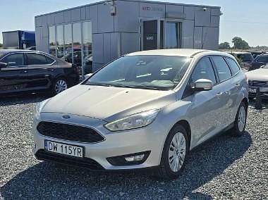 Srebrny Używany 2015 Ford Focus Kombi | 28 900 zł (Uczciwa cena) - Obraz 1/4