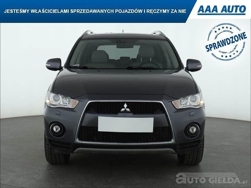 Używany Mitsubishi Outlander 140 KM (102 kW) 2010 Szary