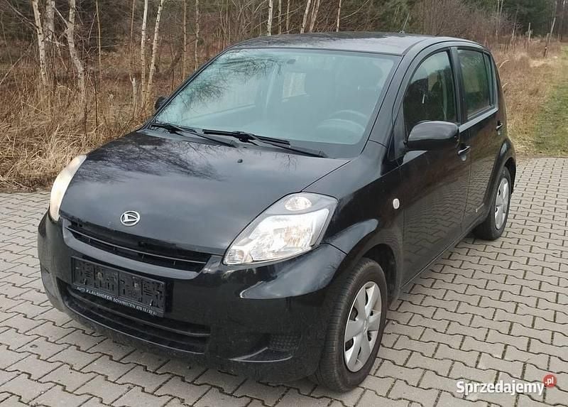 Czarny Używany 2010 Daihatsu Sirion Hatchback | 10 990 zł (Uczciwa cena) - Obraz 1/4
