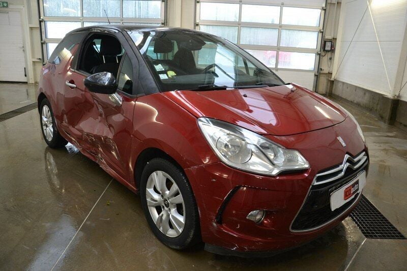 Czerwony Używany 2011 Citroën DS3 Hatchback | 7500 zł - Obraz 1/4