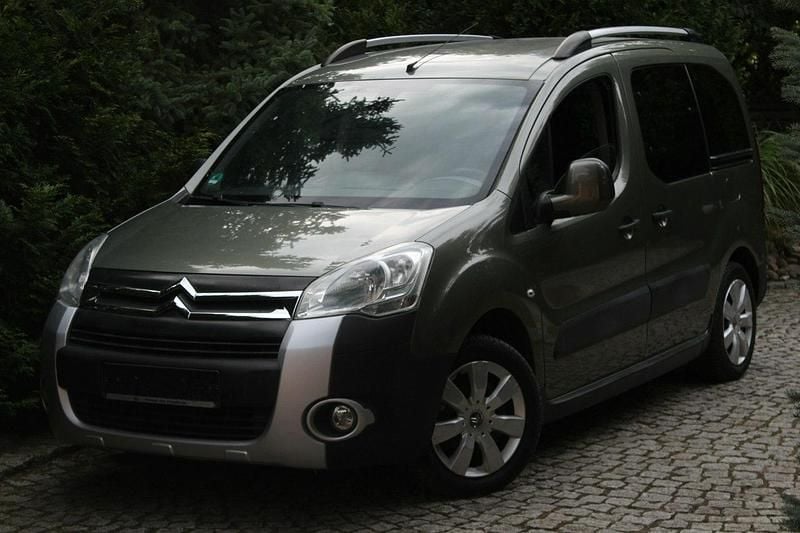 Inny (metalik) Używany 2010 Citroën Berlingo Minivan | 20 800 zł (Uczciwa cena) - Obraz 1/4