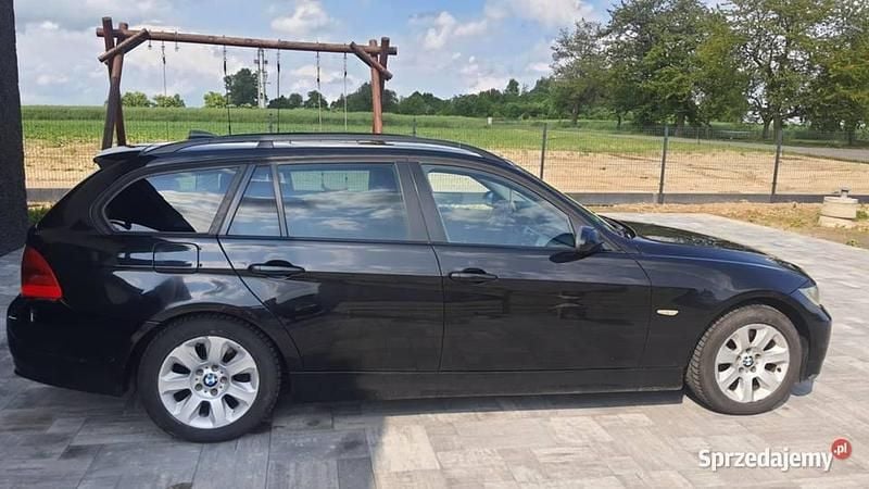 Czarny Używany 2007 BMW 318 Kombi | 16 000 zł (Uczciwa cena) - Obraz 1/4