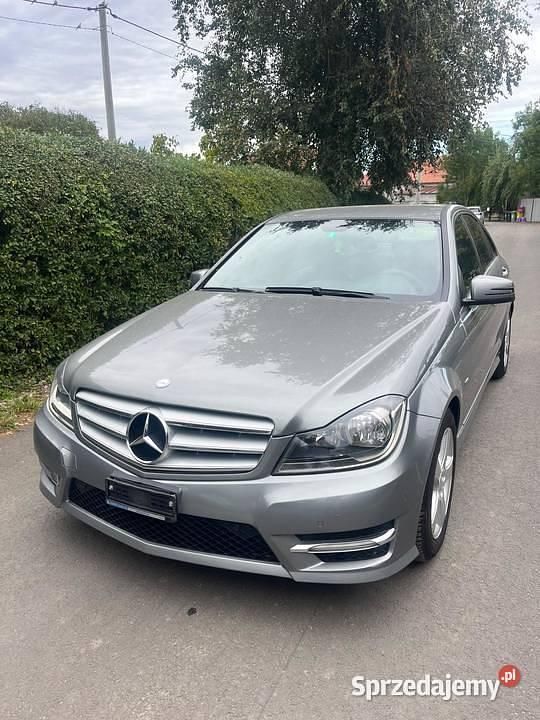 Używany 2011 Mercedes C250 | 44 900 zł - Obraz 1/4