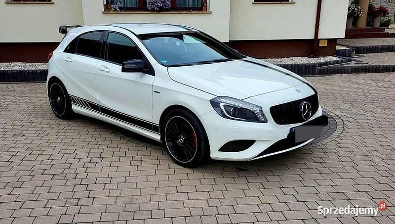 Używany Mercedes A180 122 KM (89 kW) 2013 Biały Hatchback