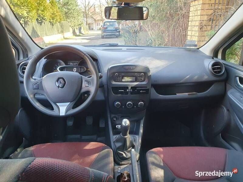 Używany Renault Clio GrandTour 90 KM (66 kW) 2015 Biały Kombi