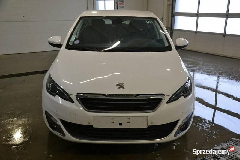 Używany Peugeot 308 130 KM (95 kW) 2016 Biały Hatchback