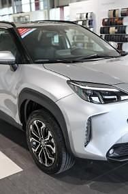 Używany Toyota Yaris Cross Comfort 116 KM (85 kW) 2023 Srebrny SUV