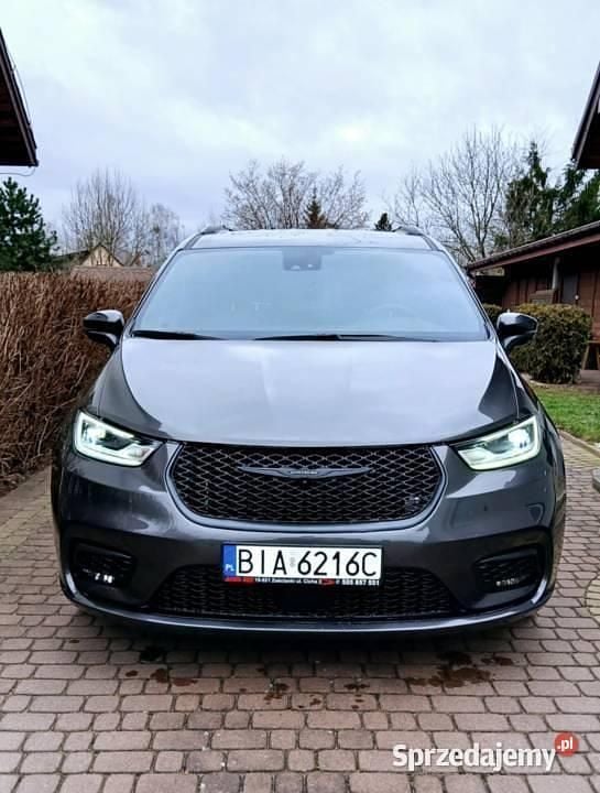 Grafitowy Używany 2021 Chrysler Pacifica Touring SUV | 133 000 zł (Uczciwa cena) - Obraz 1/4