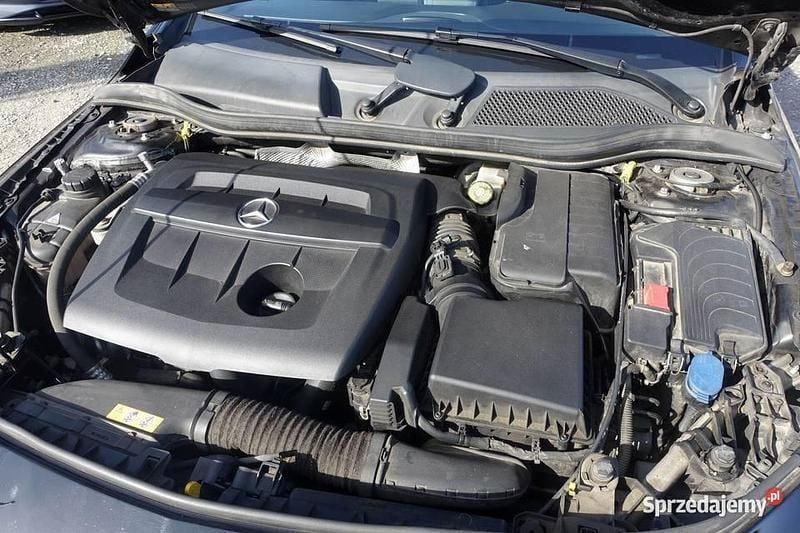 Używany Mercedes CLA180 2017 Czarny Sedan/Limuzyna