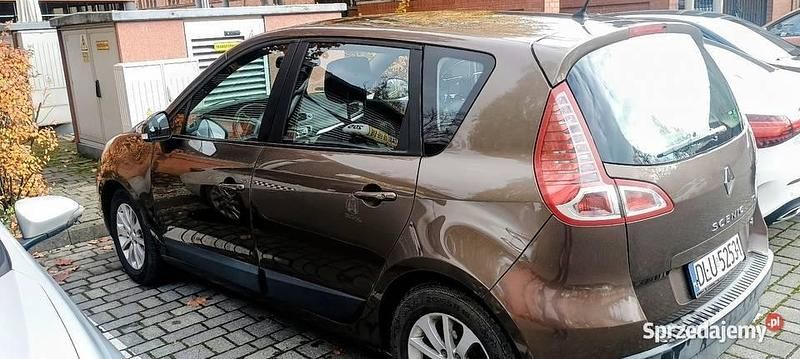 Brązowy Używany 2011 Renault Scénic III Minivan | 12 700 zł (Dość drogi) - Obraz 1/4