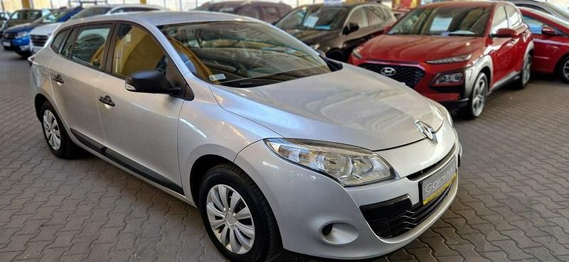 Srebrny Używany 2012 Renault Mégane III Hatchback | 15 600 zł (Uczciwa cena) - Obraz 1/2