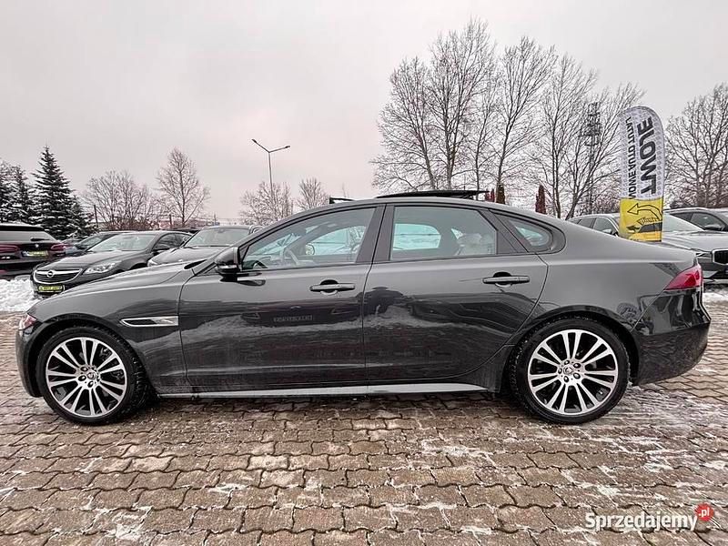 Używany Jaguar XF 2024 Czarny Sedan/Limuzyna