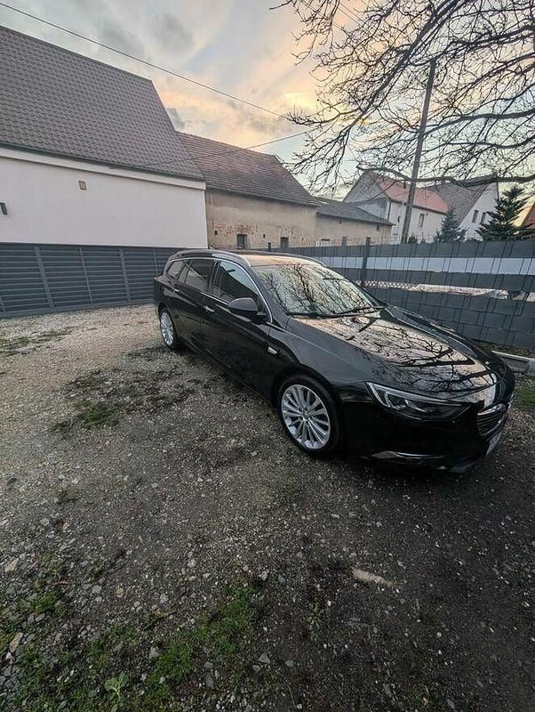 Używany Opel Insignia 2018 Czarny Kombi