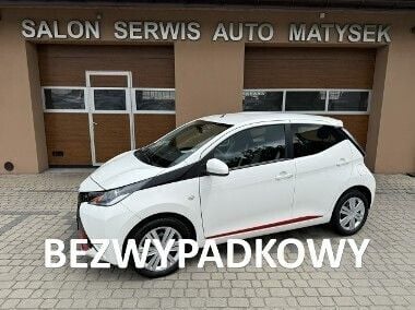 Biały Używany 2016 Toyota Aygo Hatchback | 29 900 zł (Uczciwa cena) - Obraz 1/4