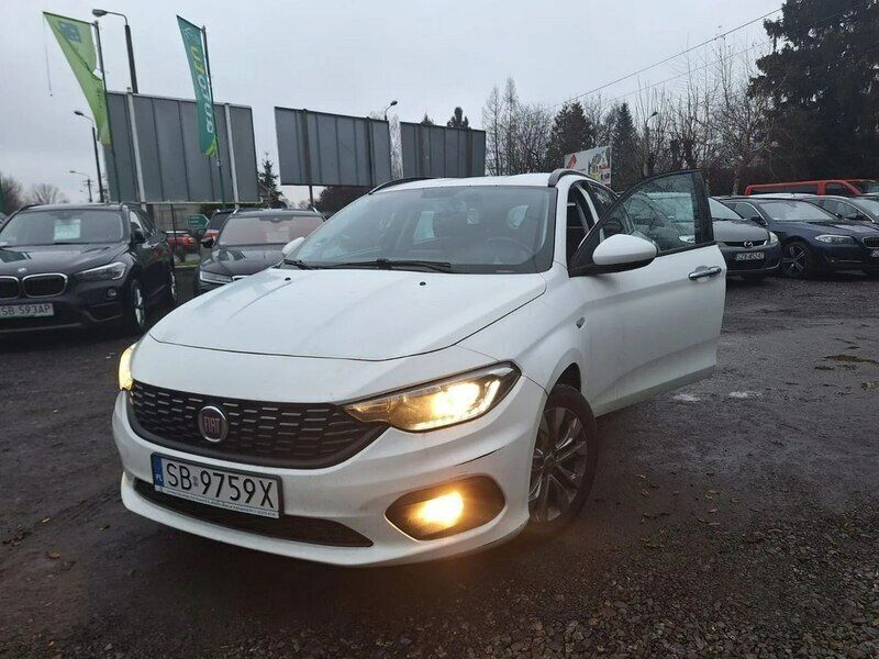 Biały Używany 2019 Fiat Tipo Kombi | 44 900 zł (Uczciwa cena) - Obraz 1/4