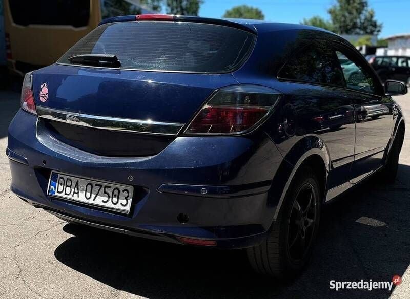 Granatowy Używany 2006 Opel Astra GTC Hatchback | 6000 zł (Drogi) - Obraz 1/4