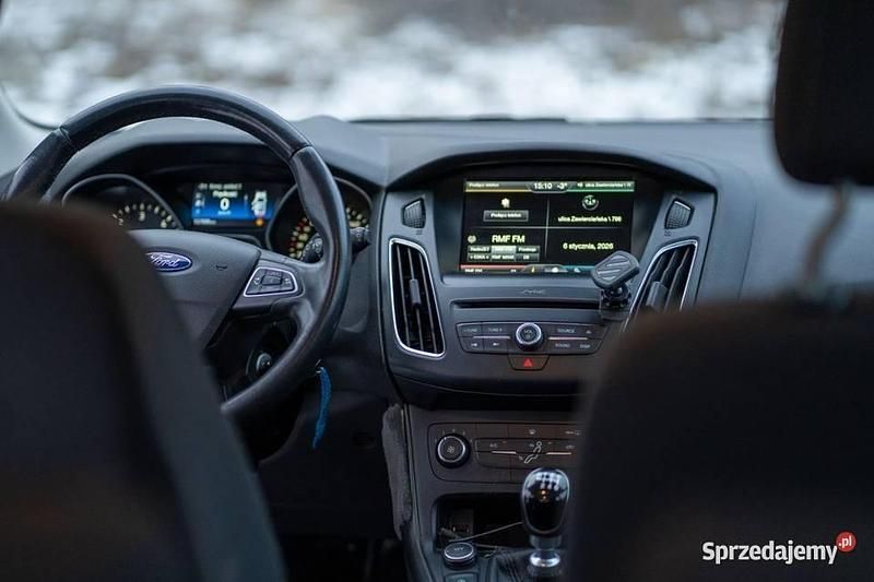 Używany Ford Focus 2016 Srebrny Sedan/Limuzyna
