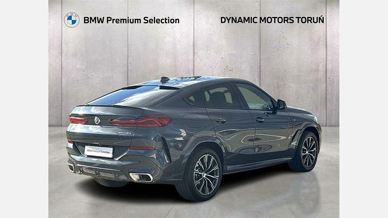 Używany BMW X6 Shadowline 340 KM (250 kW) 2022 Szary arktyczny z brylantowym połyskiem metalizowany SUV