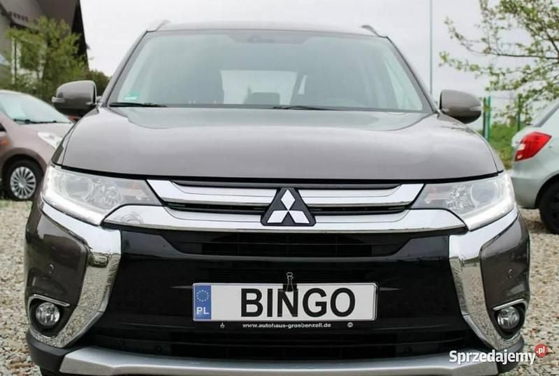 Brązowy Używany 2017 Mitsubishi Outlander SUV | 60 900 zł (Uczciwa cena) - Obraz 1/4