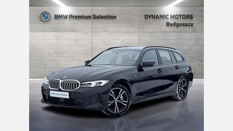 Używany BMW 330 Shadowline 245 KM (180 kW) 2024 Czarny szafir metalizowany Kombi