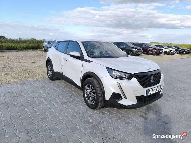Biały Używany 2021 Peugeot 2008 SUV | 27 600 zł - Obraz 1/4