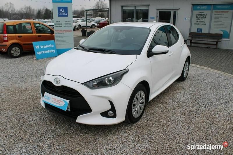 Biały Używany 2021 Toyota Yaris Comfort Hatchback | 54 900 zł (Uczciwa cena) - Obraz 1/4